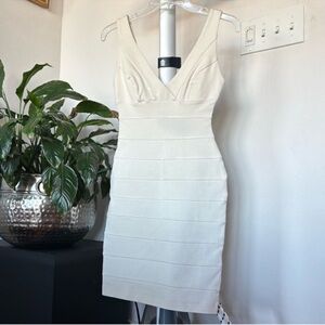 Women’s Ivory Cream Bodycon Mini Dress Sz S/XS V Neck NWT Stretchy
